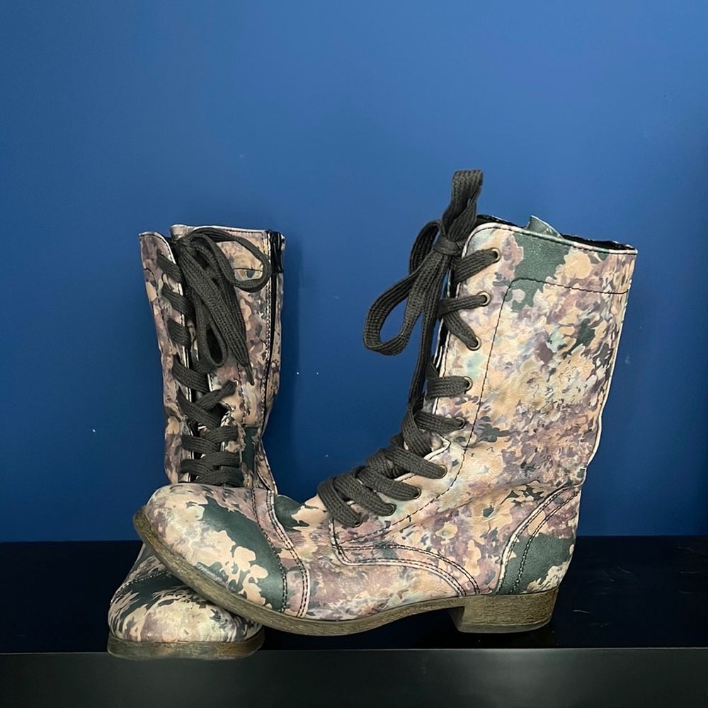 Womens Floral Boots